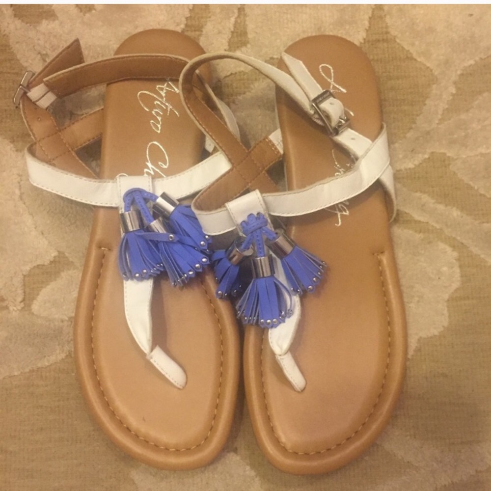 Arturo Chiang Tassel Detailed Sandals